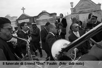 il funerale di Ernest "Doc" Paulin